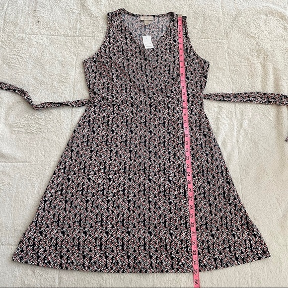 LOFT Outlet | Petite Floral Print Faux Wrap Tie Waist Dress *NWT* - Picture 12 of 12
